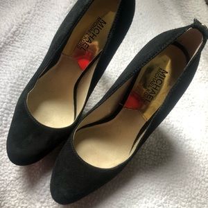 Michael Kors 6 1/2 pumps